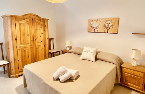 San Cataldo House | ADV Holiday House- Independent villa surrounded by a garden, 300 meters from the sea