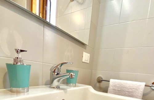 San Cataldo House | ADV Holiday House- Independent villa surrounded by a garden, 300 meters from the sea