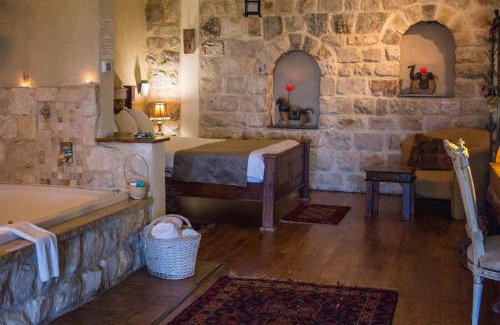 Rosh Pinna Cabin | Adva High Above All