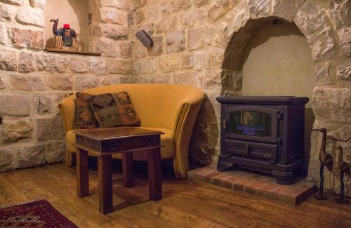 Rosh Pinna Cabin | Adva High Above All