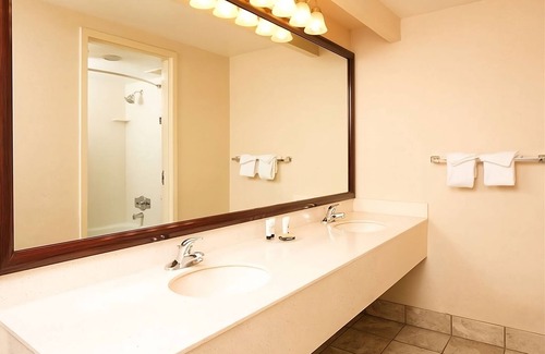 St. George Hotel | Adventure Awaits in Red Lion Hotel St. George! Pool, Free breakfast, Parking!