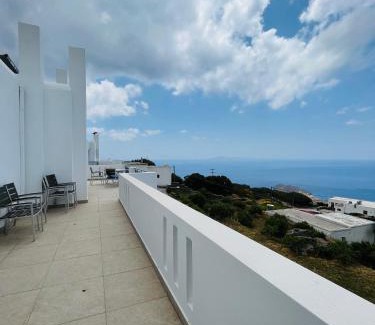 Kato Aprovatou Apartment | Aegean Mirror, Andros