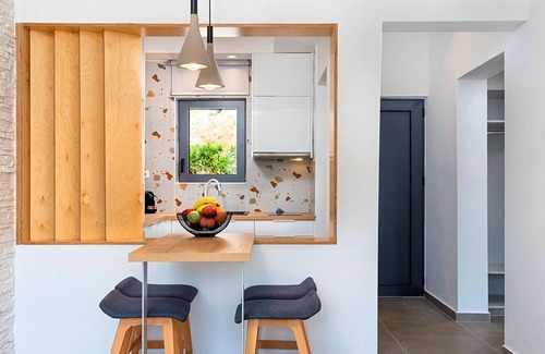 Istron House | Aelia Suites