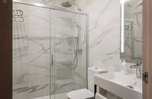 El Prat de Llobregat Hotel | AEROHOTEL BARCELONA AEROPUERTO