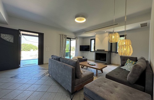 Kerameies Villa | Aetheria villa Kefalonia, 6 bedrooms, all with extra long beds,