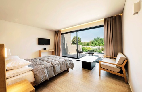 Gennadi Hotel | Aethrion Luxury Villas & Suites