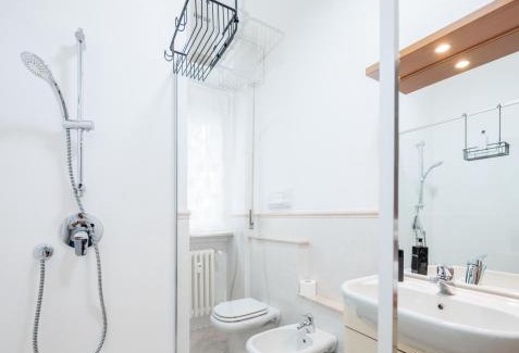 Ponte San Pietro House | Affittacamere Casa Emilia Foresteria Lombarda