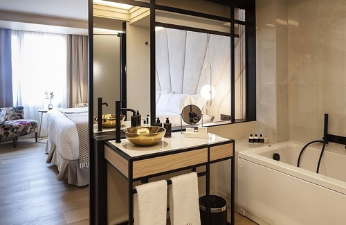 Sant Nicolau Hotel | Affordability Meets Comfort! Enjoy Spectular View of Palma, Spacious Room