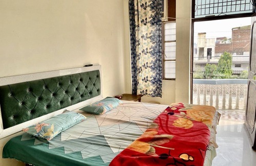 Bharatpur Hotel | Affordable and Combatable stay in the heart of city with nearby site seeing.