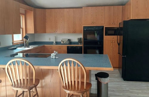 Lamoine Apartment | Affordable Bloomfield Apt - Walking Distance to Blunt's Pond!