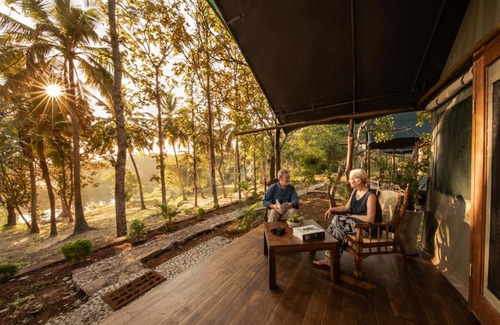 Kalaoya Hotel | Aggressor Safari Lodge