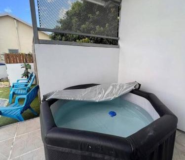 Sainte-Suzanne House | Agréable Villa équipée avec piscine et barbecue