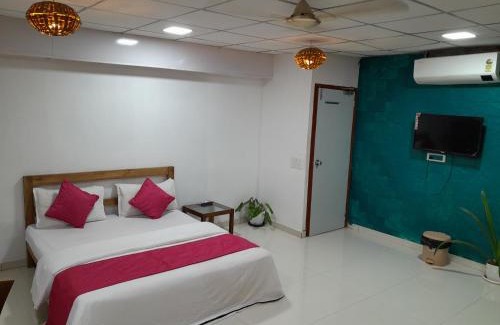 Chembur East House | Agrawal Bhavan Home stay COUPLE FRIENDLY only for indians