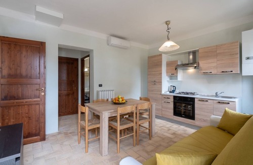 Montone Apartment | Agriturismo Borgo Pulciano in Montone