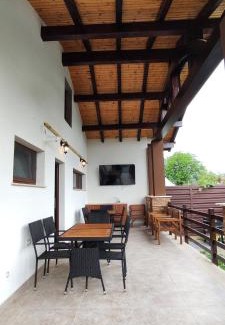 Albestii Paminteni House | Agropensiunea Anotimpuri