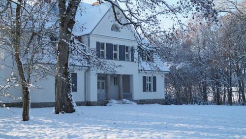 Debnica Kaszubska Apartment | Agroturystyka Dwór Kotowo