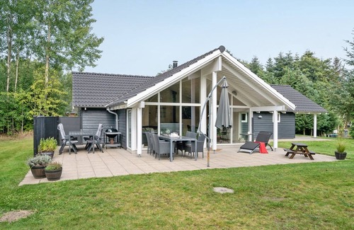 Hou House | "Agved" - 1.5km from the sea by Interhome