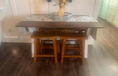 Levelland House | Ahava Honey Farm Cottage