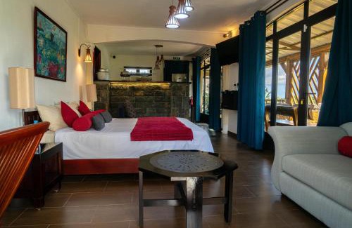 Trou d'Eau Douce Apartment | AHAVAH