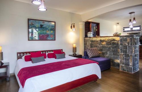 Trou d'Eau Douce Apartment | AHAVAH