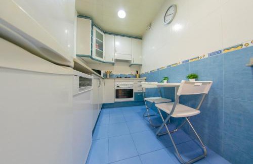 Cornella de Llobregat Apartment | Ahllenrock BCN Sud, Cornellà, metro, tram, aero