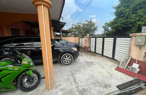 Kampung Jaya House | AHZA MY HOMESTAY KEMAMAN