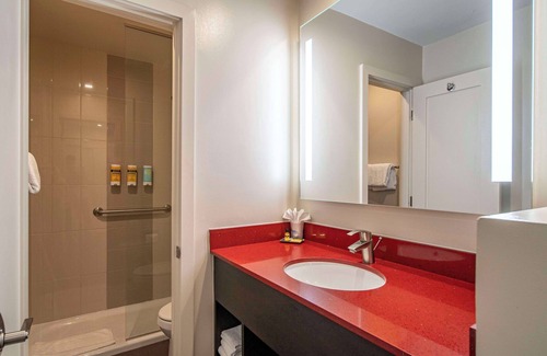 Chinatown Hotel | Aiden Los Angeles Downtown Dragon Gate Inn