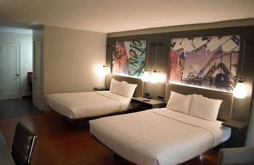 Chinatown Hotel | Aiden Los Angeles Downtown Dragon Gate Inn