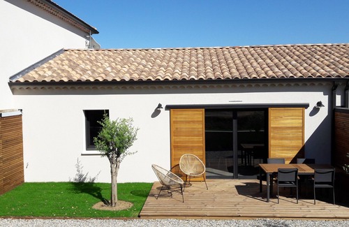 Aigueze Apartment | Aiguèze, air-conditioned Gite N°3 with swimming pool