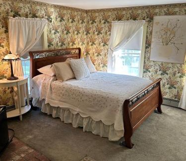 Franklin Bed & Breakfast | Aiken Manor B&B