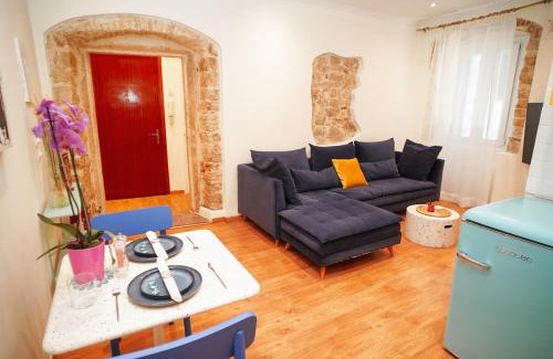 Old Town Apartment | Aila Stay