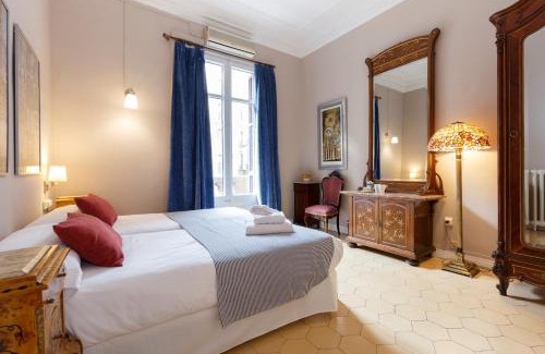 Gothic Quarter Apartment | AinB B&B Born-Via Laietana