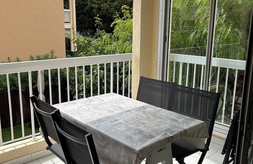 Cavalaire-sur-Mer Apartment | AIR-CONDITIONED APARTMENT WITH SWIMMING POOL IN RESIDENCE