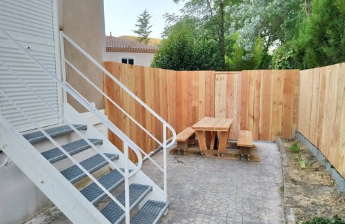 Lamalou-les-Bains Apartment | Air-conditioned house with private courtyard/terrace