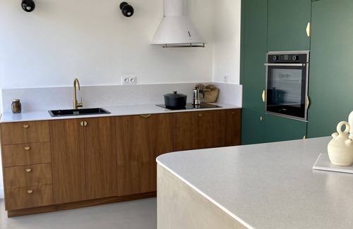 Saint-Lambert Apartment | Air-conditioned apartment with sea view 2 minutes from the beach