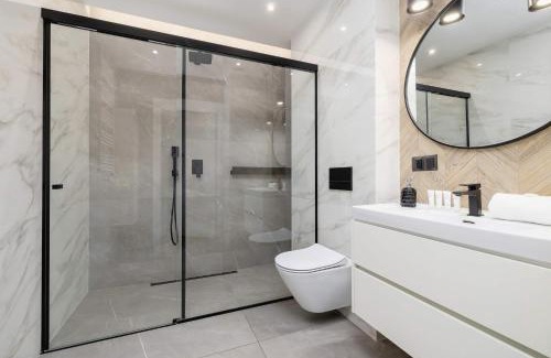 Tychy Apartment | Air Conditioned Apartment in Tychy with Parking and Desk by Noclegi Renters