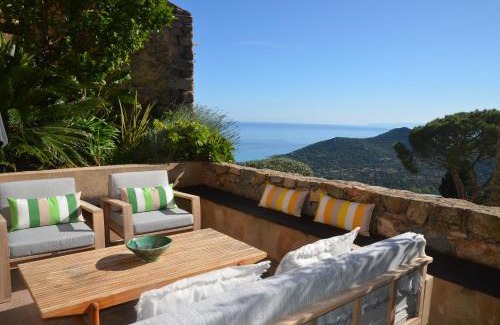 Monticello Villa | Air-conditioned authentic village house with sea view, terraces and swimming pool