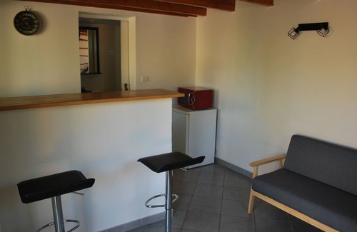 Usclas-d'Herault Apartment | air-conditioned studio with private pool access