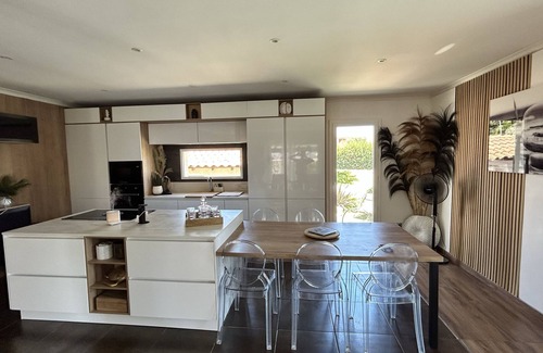 Garons House | Air-conditioned villa with private pool and Jacuzzi, in CAMARGUE