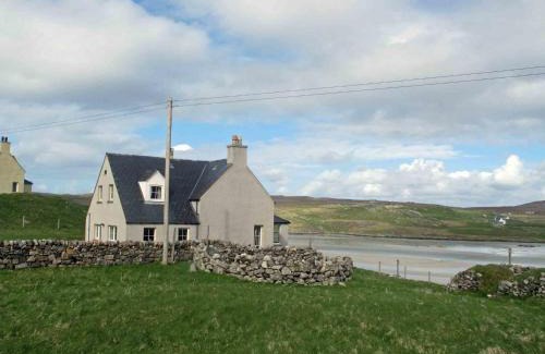 Ardroil House | Airebroc House