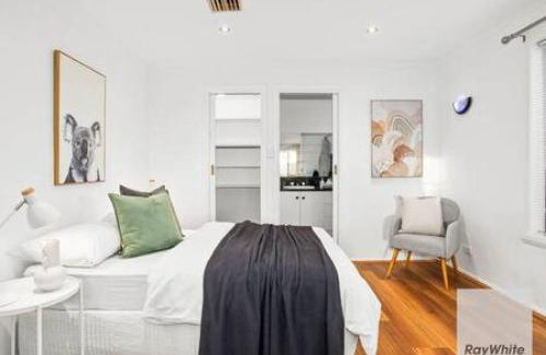 Keilor Downs House | Airport Proximity 5BR Haven