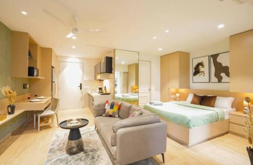 Viman Nagar Apartment | Airport Runway View from terrace|Coffee Maker|Luxe