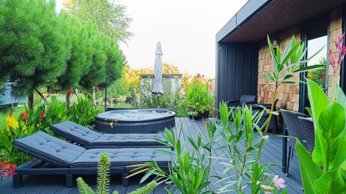 Biharia House | airzeb Uno - A3 Highway at Borș2