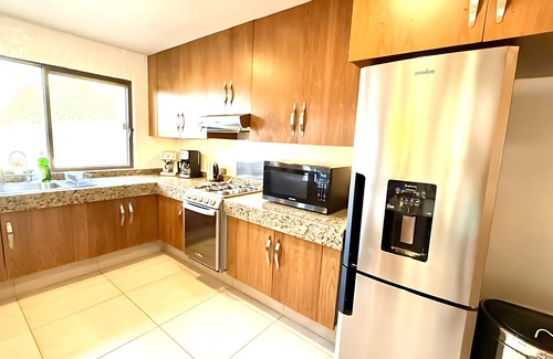 San Antonio Tlayacapan House | Ajijic Modern 1 King Bedroom Unit-Walk To Everything -Bikes-Gym-Pickleball Court