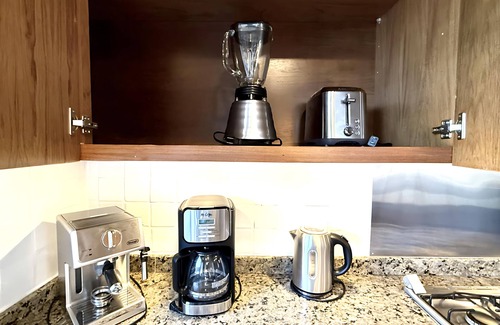 San Antonio Tlayacapan House | Ajijic Modern 1 King Bedroom Unit-Walk To Everything -Bikes-Gym-Pickleball Court