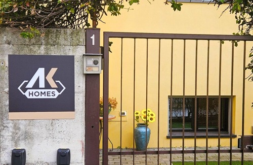 Bergamo Apartment | AK Homes, a stone's throw from Orio