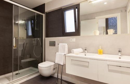 Esquerra de l'Eixample Apartment | Akira Flats Urgell apartment