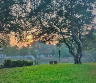 Perumbaikad House | Akkara Homestay