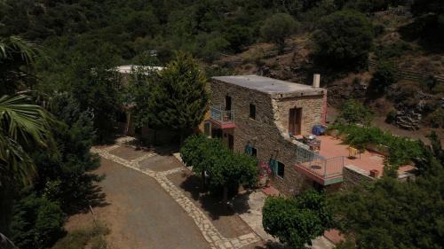 Kato Simi Apartment | Akros Oreon Junior Suite Amori