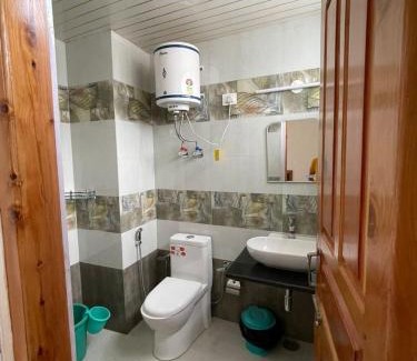 Jagatsukh Hotel | aKumar Way Inn